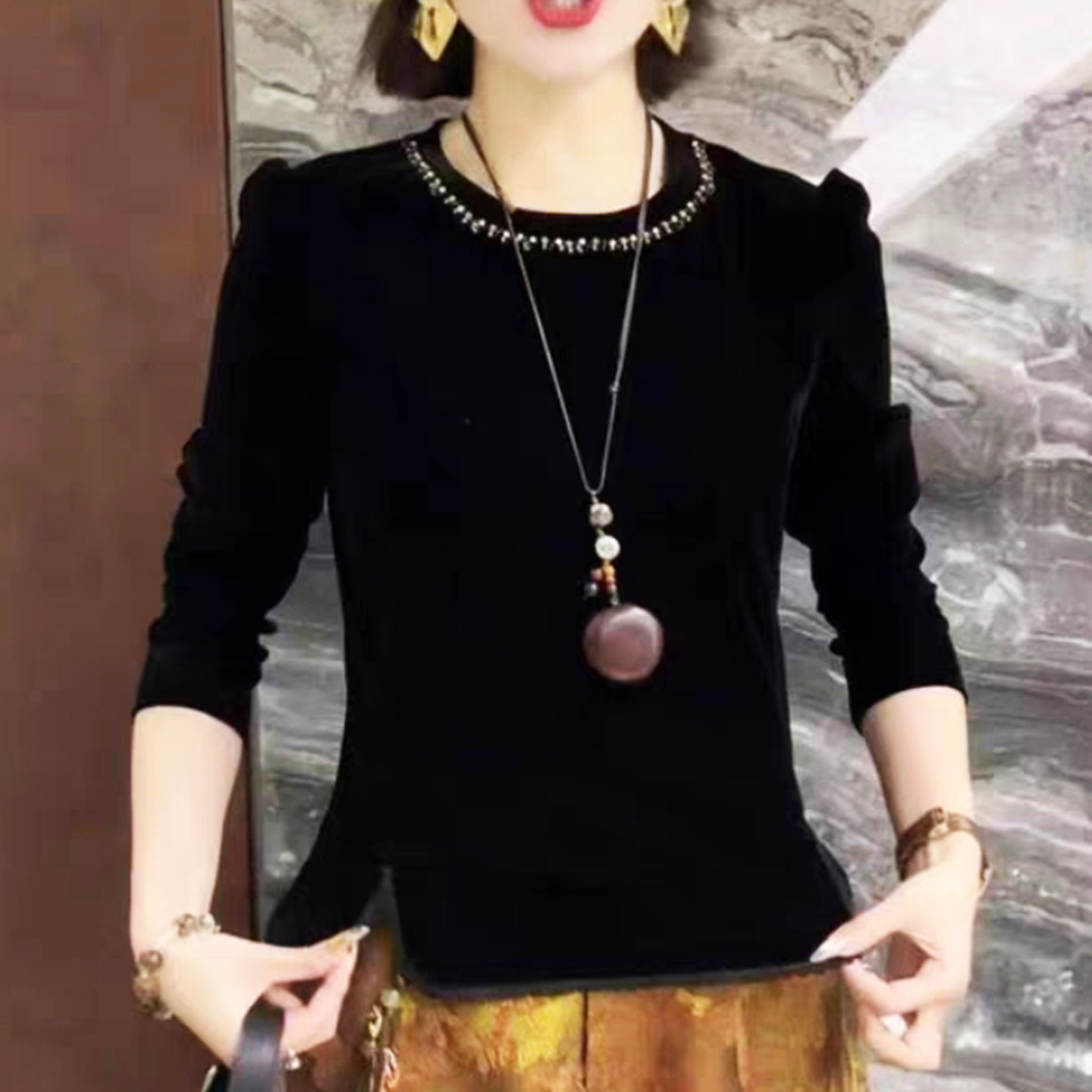 轻奢金丝绒上衣女欧货2025秋冬新款高端重工钉珠泡泡袖打底小衫潮