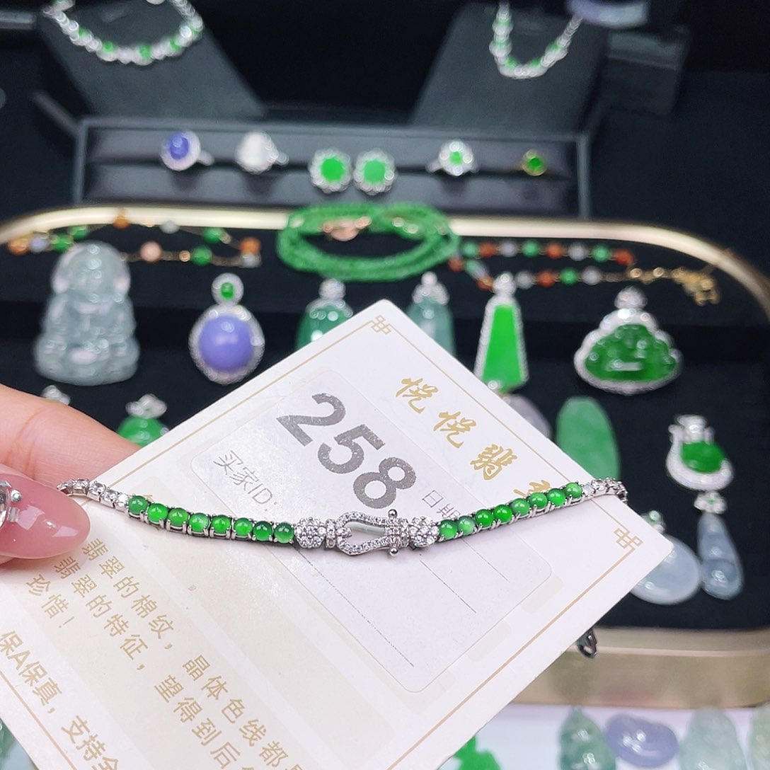 【闪购商品】翡翠挂件未镶嵌成品