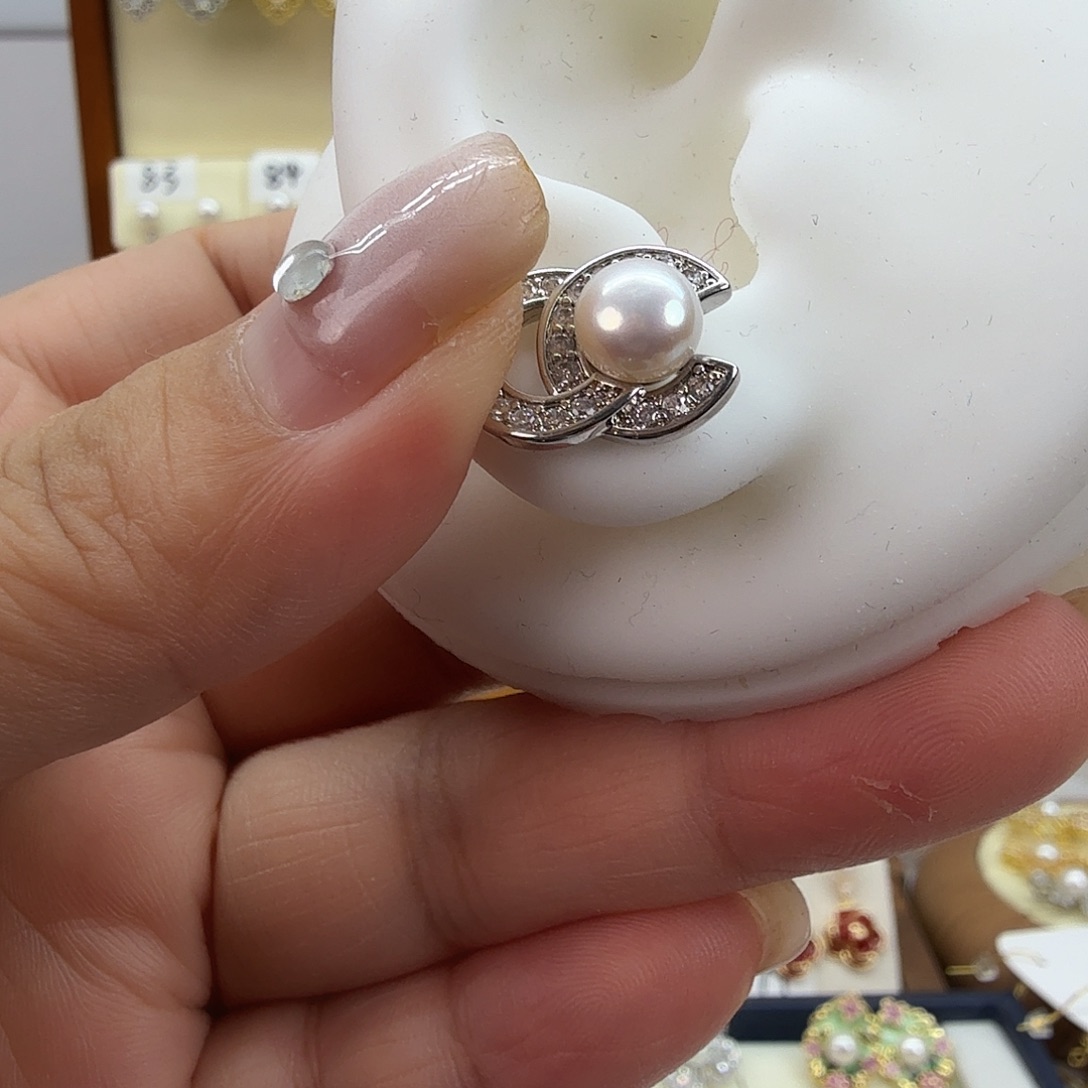 淡水珍珠耳饰未镶嵌