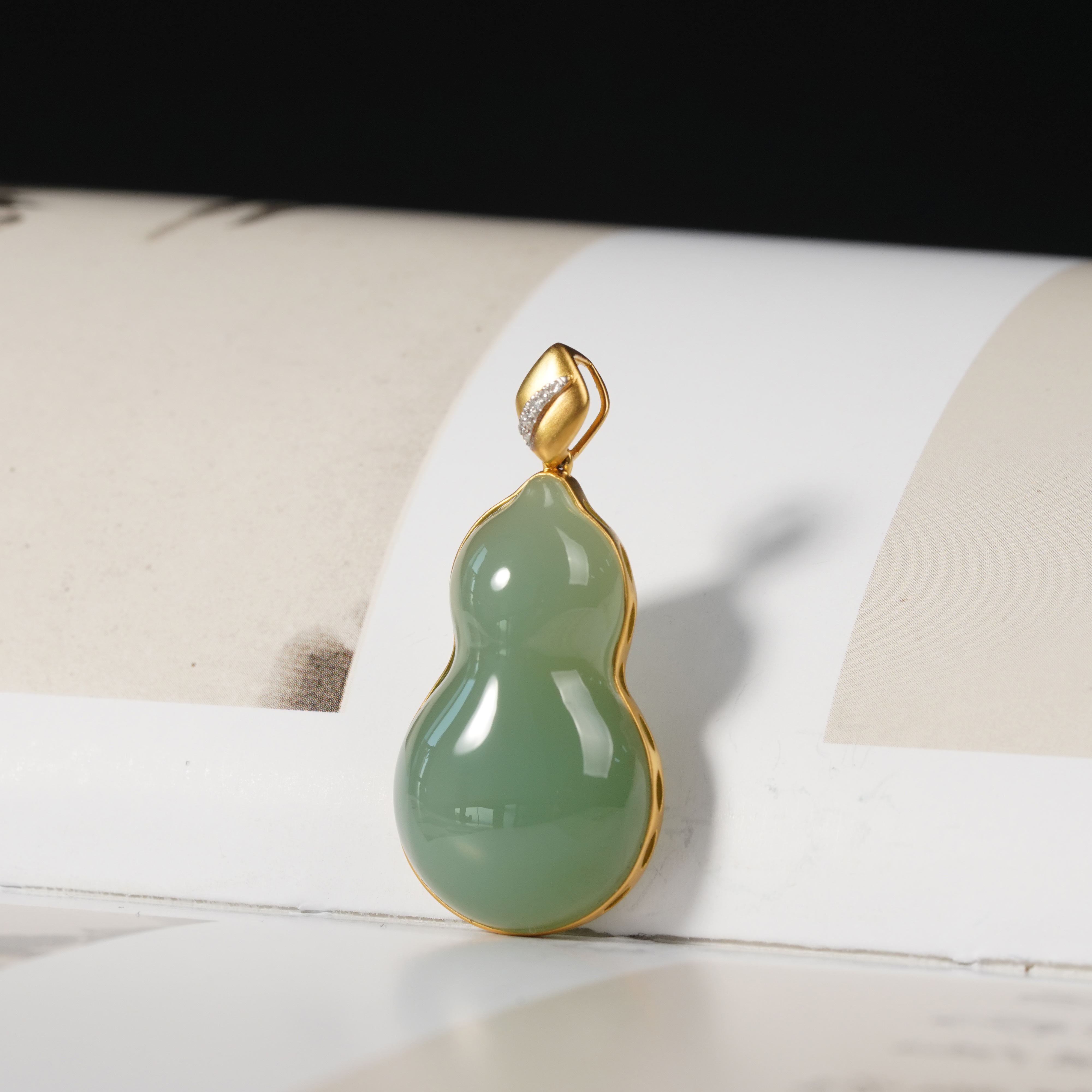 【鹿鸣】18k金和田玉粉青葫芦吊坠22*14*5mm 不含链 LM09