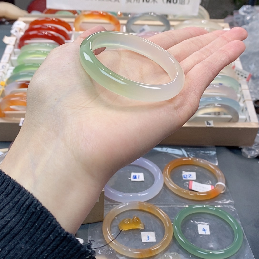 玛瑙/玉髓手镯未镶嵌花