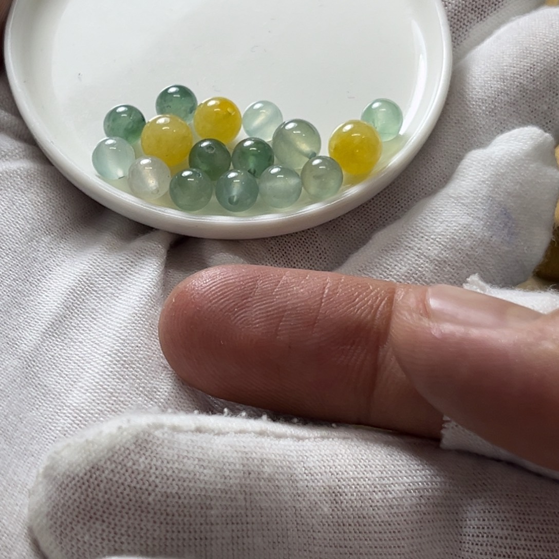 彤***y定制翡翠未镶嵌翡翠散珠