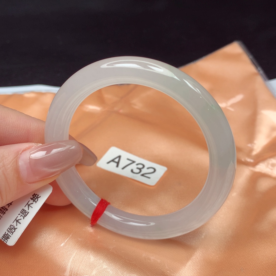 翡翠手镯未镶嵌手镯51