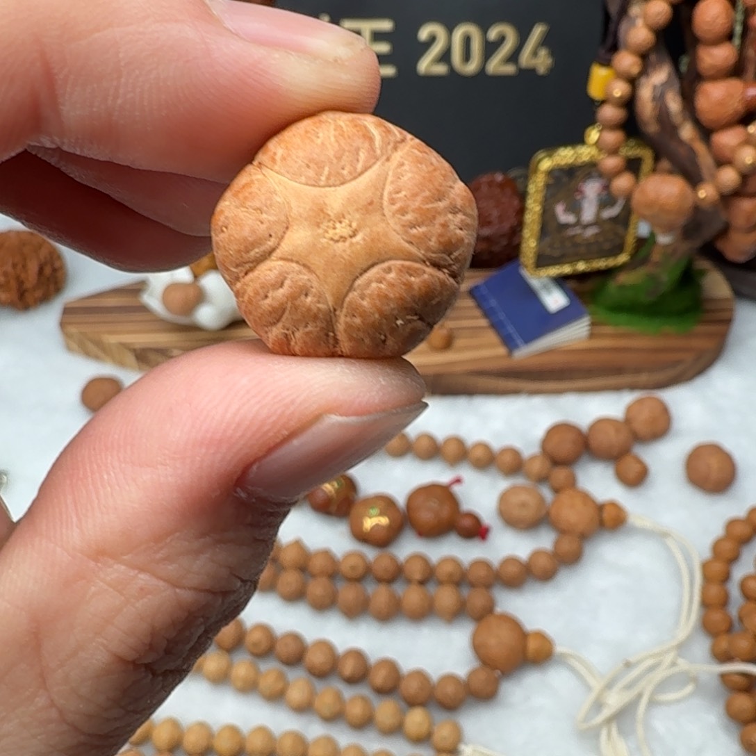 小***酒凤眼菩提吊坠1111