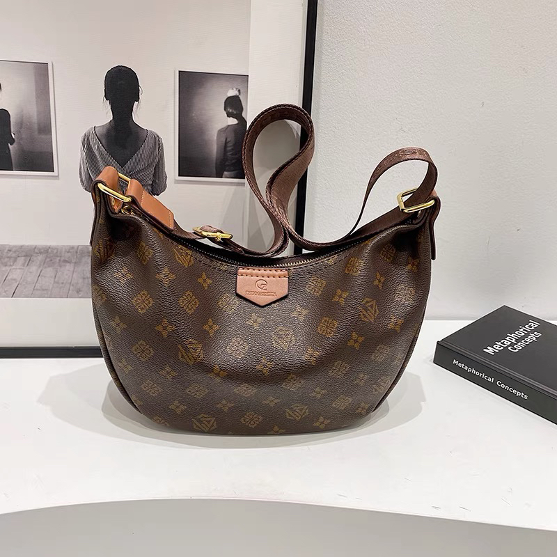 2025新款经典印花网红大容量斜挎小众单肩饺子包包