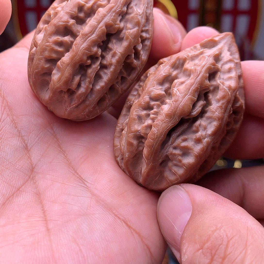 文玩核桃把件东北楸子