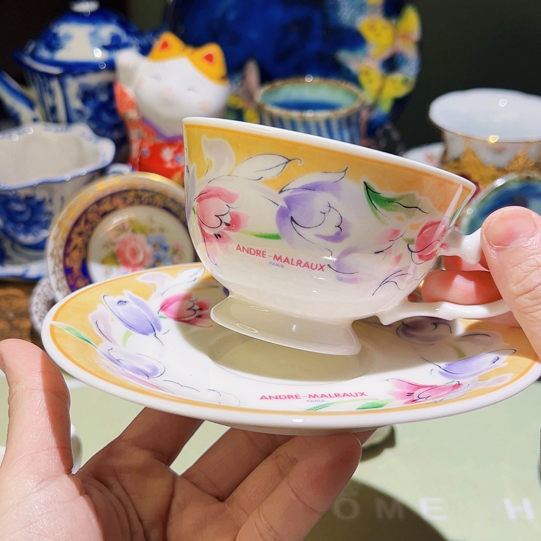 咖啡杯和茶杯是很配噢哦