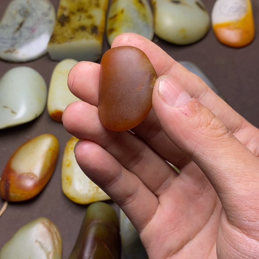 1未镶嵌定制和田玉岳**贱