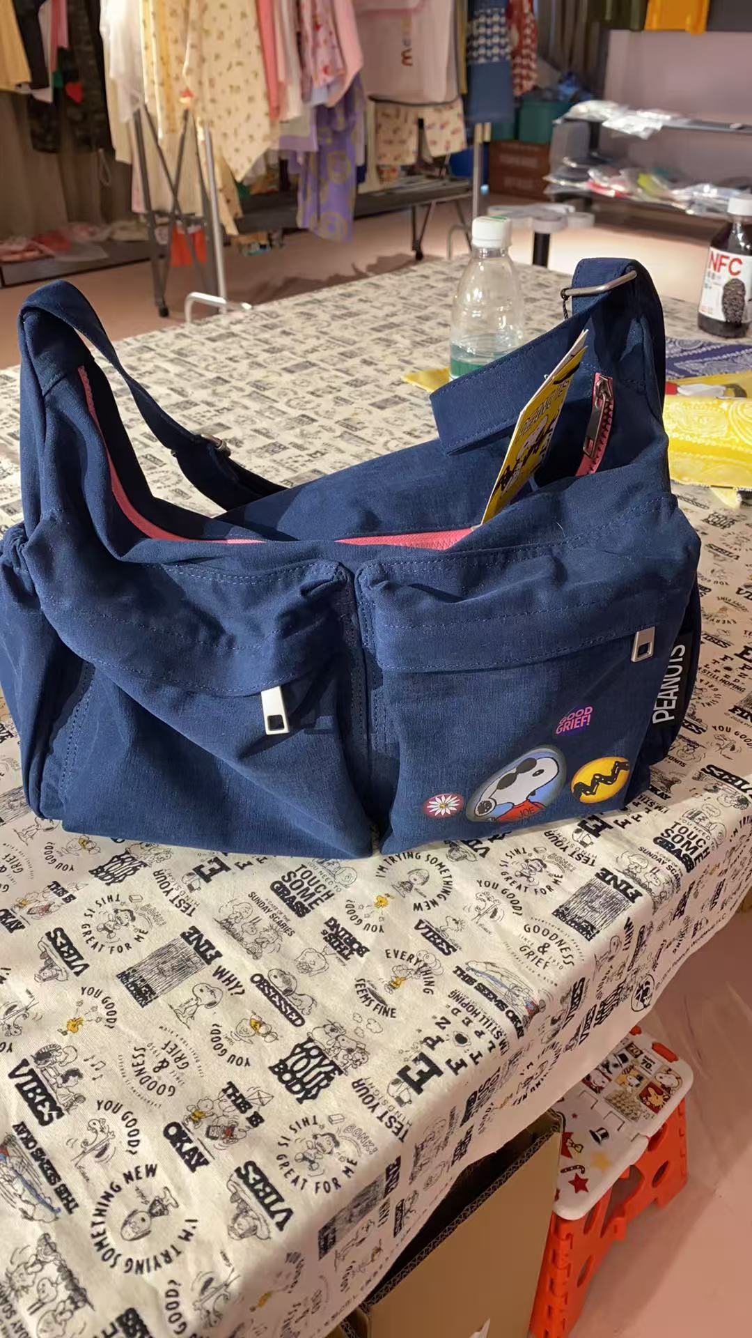 泡菜卡通图案斜挎包