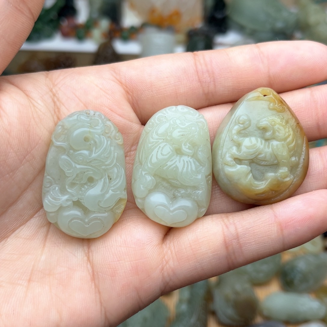 和田玉颈饰未镶嵌