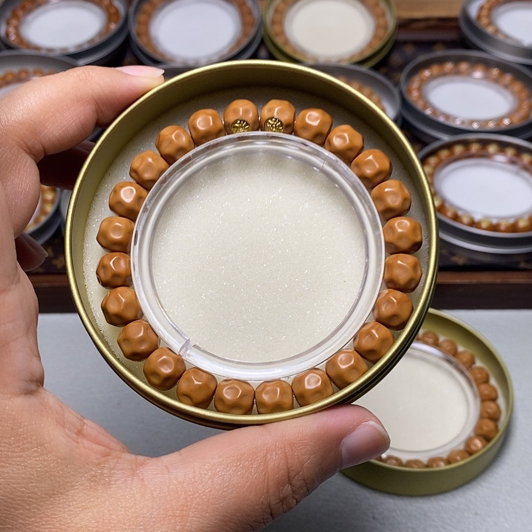 猴头核桃手串87号18k双标深坑奶酪10左右