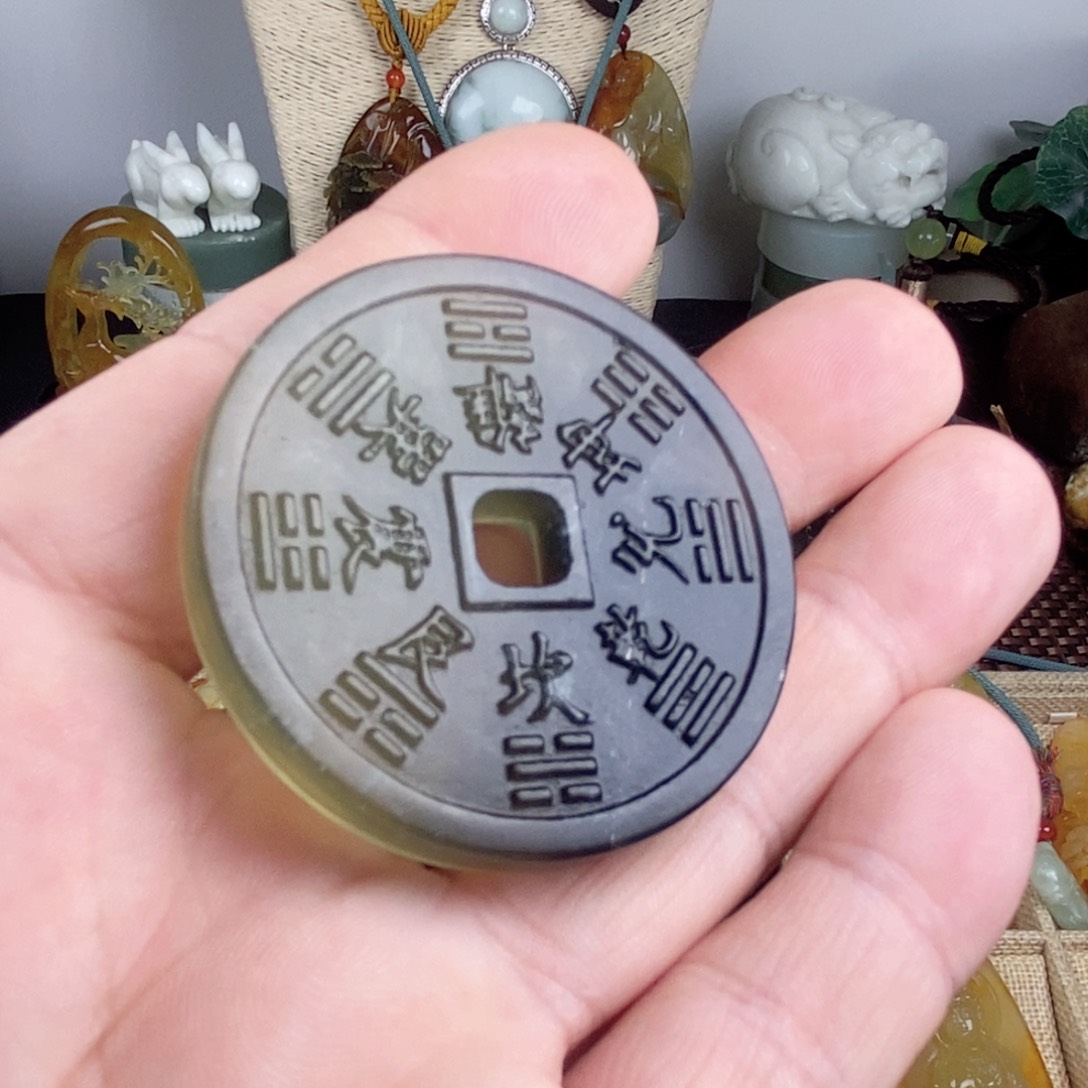 蛇纹石玉挂件未镶嵌