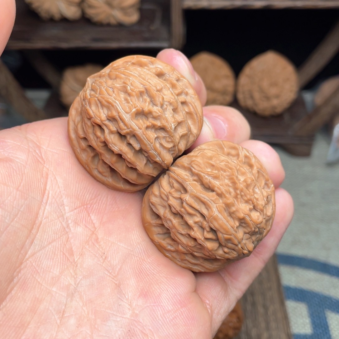 文玩核桃把件?****.39毕业山地磨盘