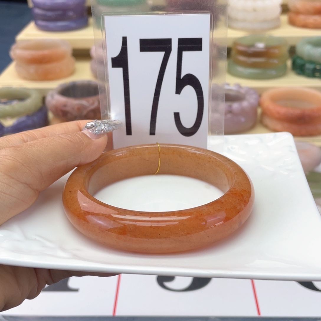 石英质玉未镶嵌手镯63