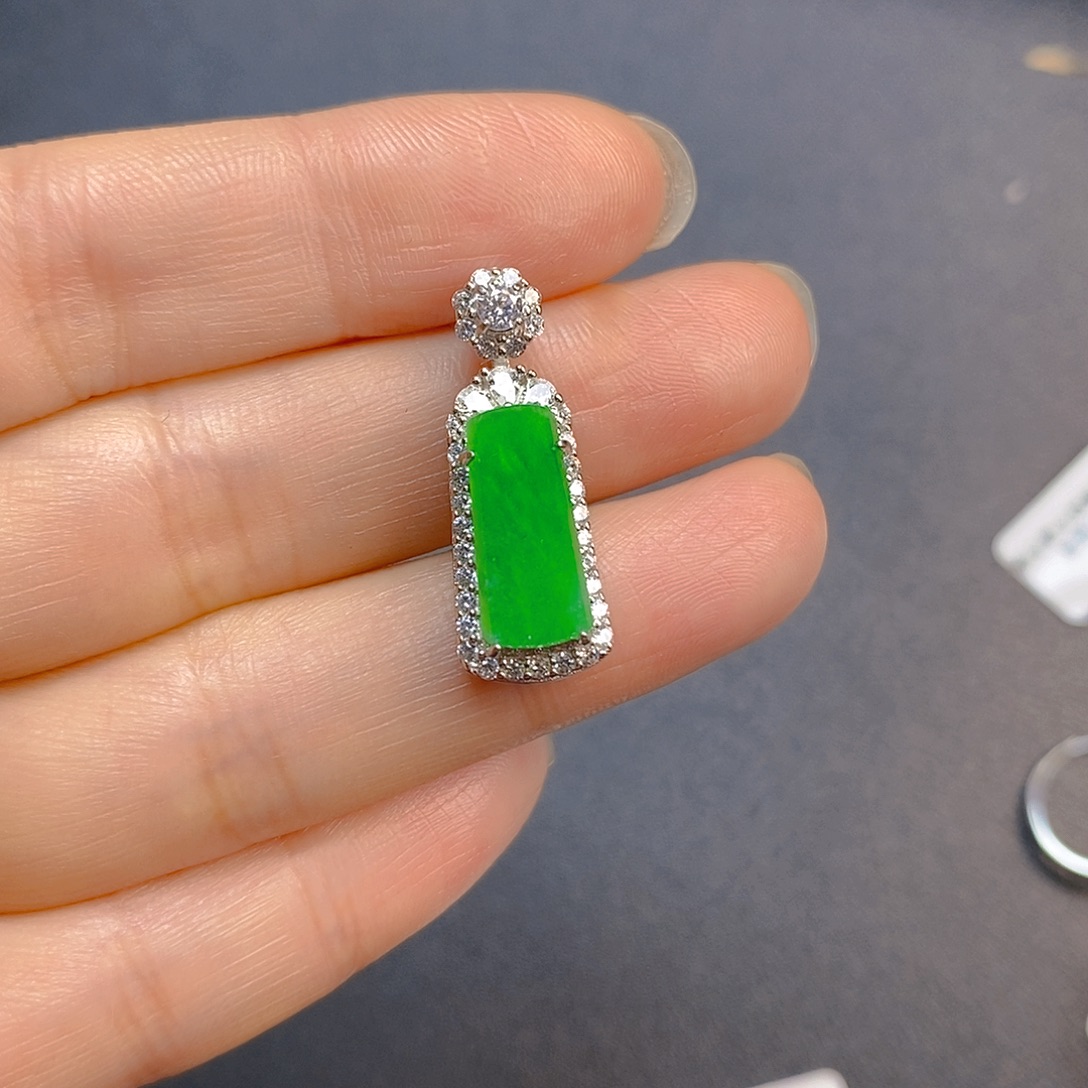 小***人翡翠银S925镶嵌颈饰