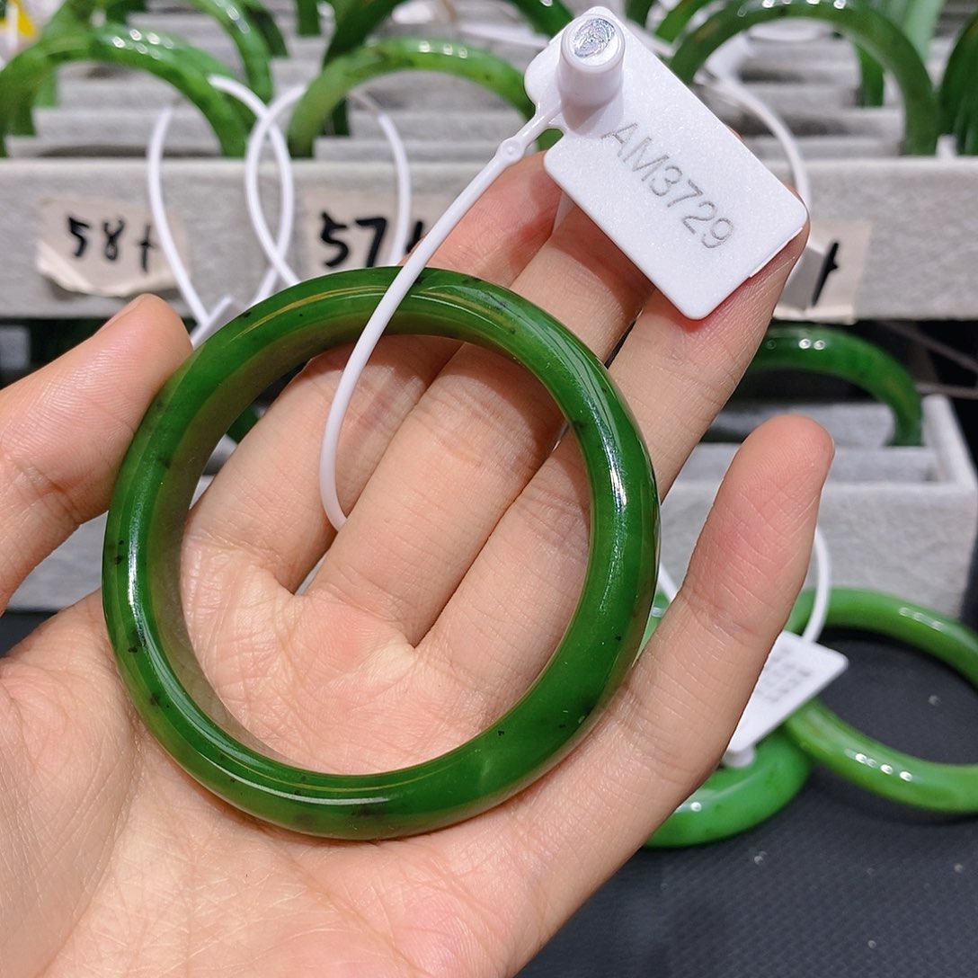 和田玉（碧玉）未镶嵌手镯