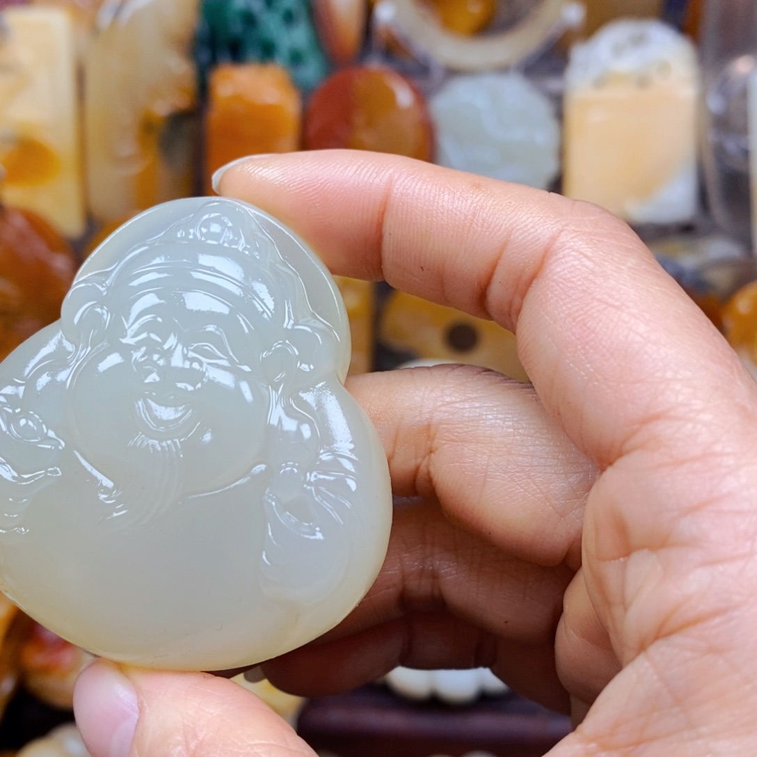 石英质玉（黄龙玉）颈饰未镶嵌
