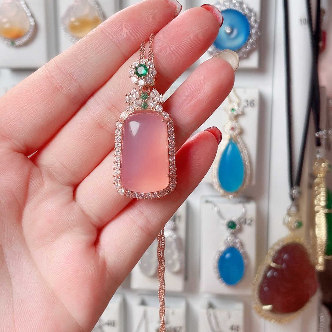 玛瑙/玉髓吊坠(赠链)未镶嵌