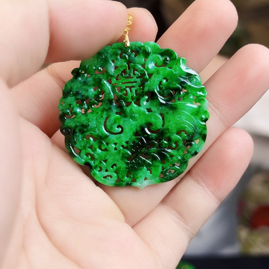 翡翠18K金镶嵌颈饰吊坠