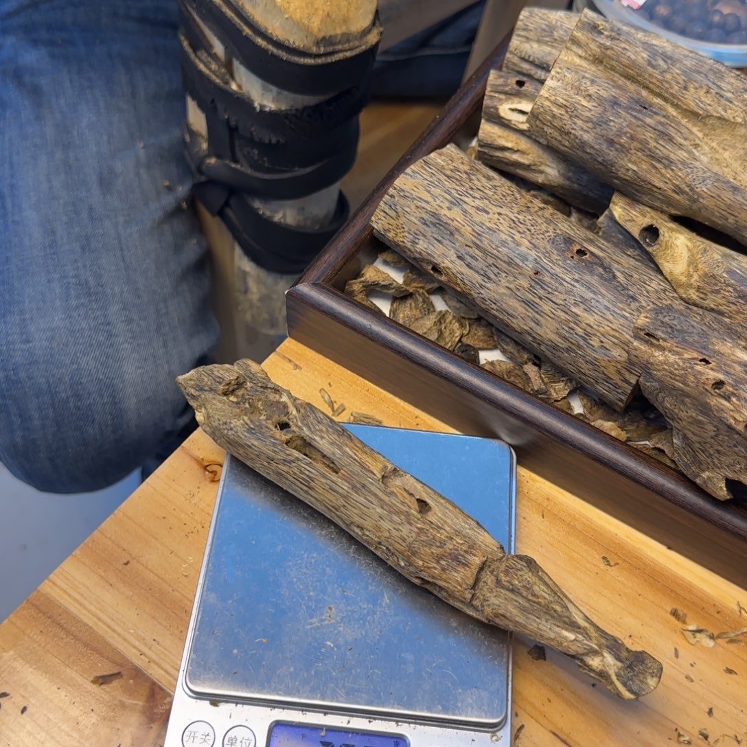 沉香碎屑沉香沉香棋楠虫漏料碎屑