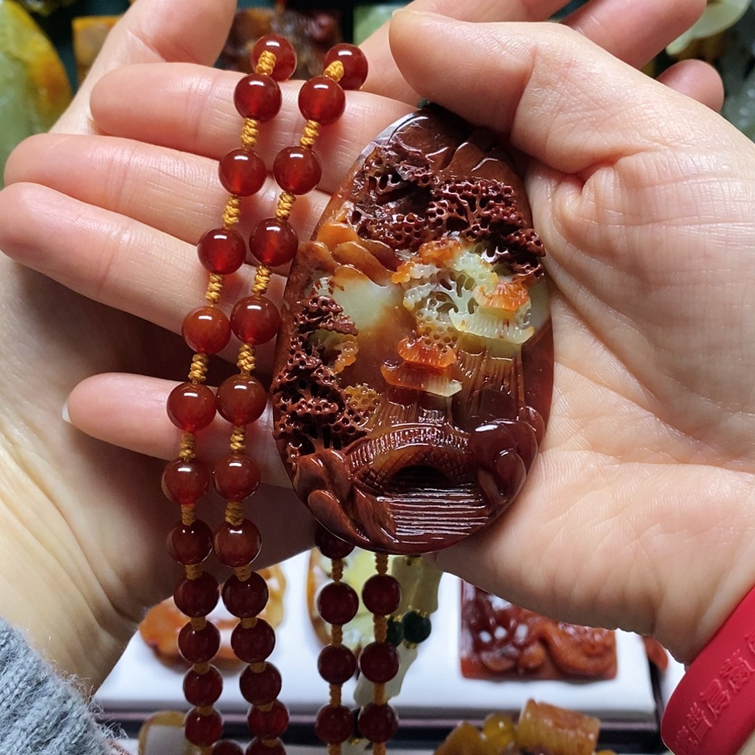 v***a岫玉未镶嵌吊坠(赠链)