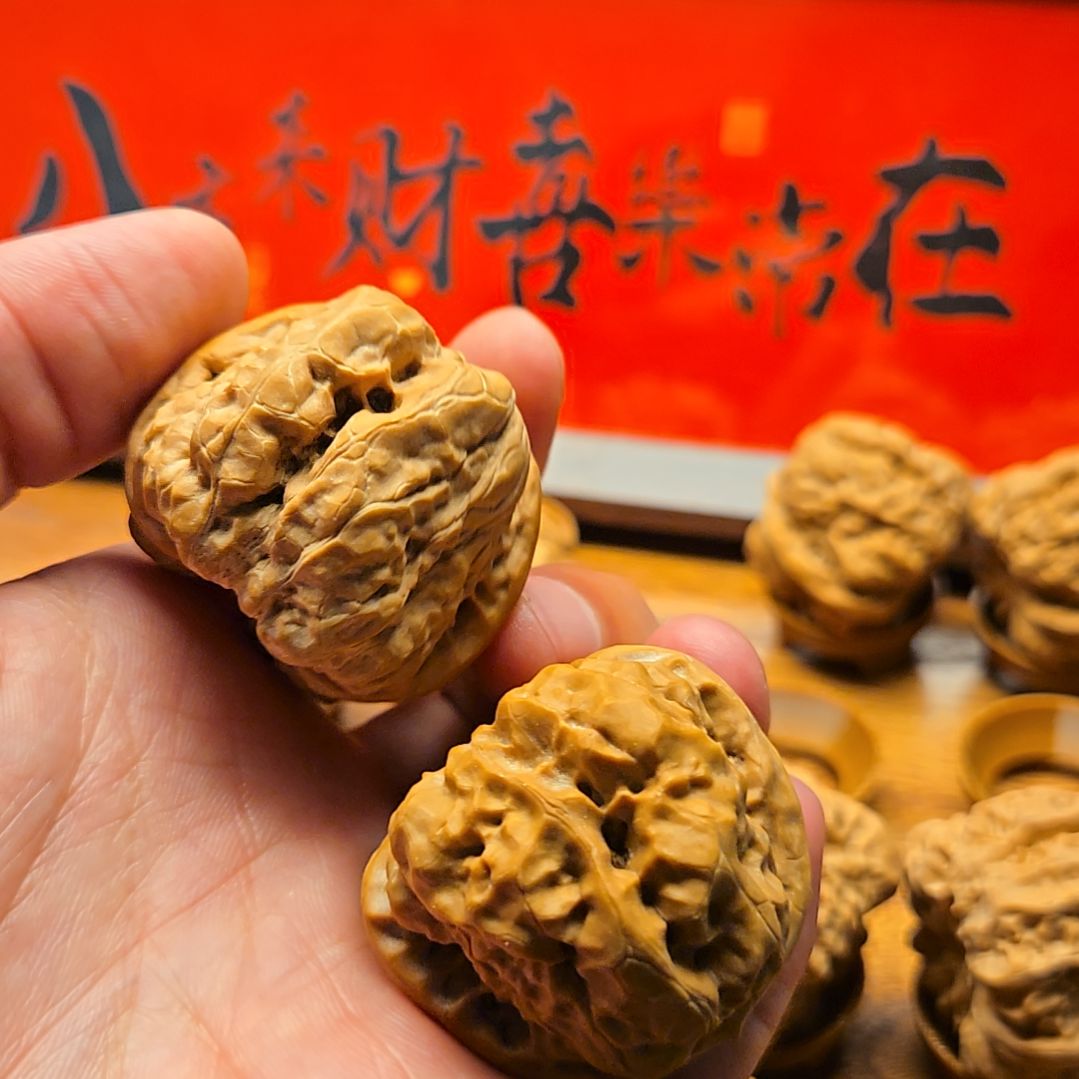 文玩核桃吊坠39x42