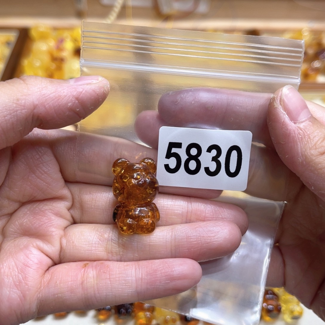 未镶嵌毛衣链琥珀