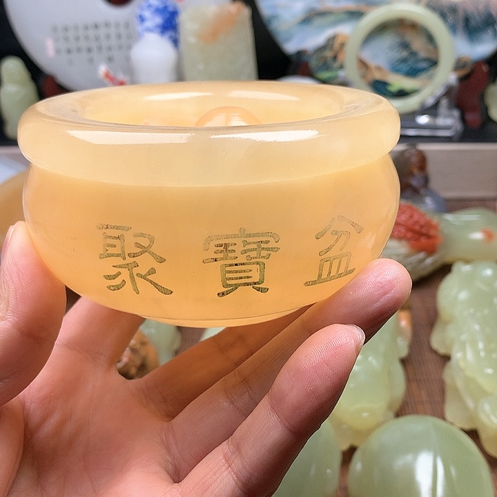 石英质玉颈饰未镶嵌