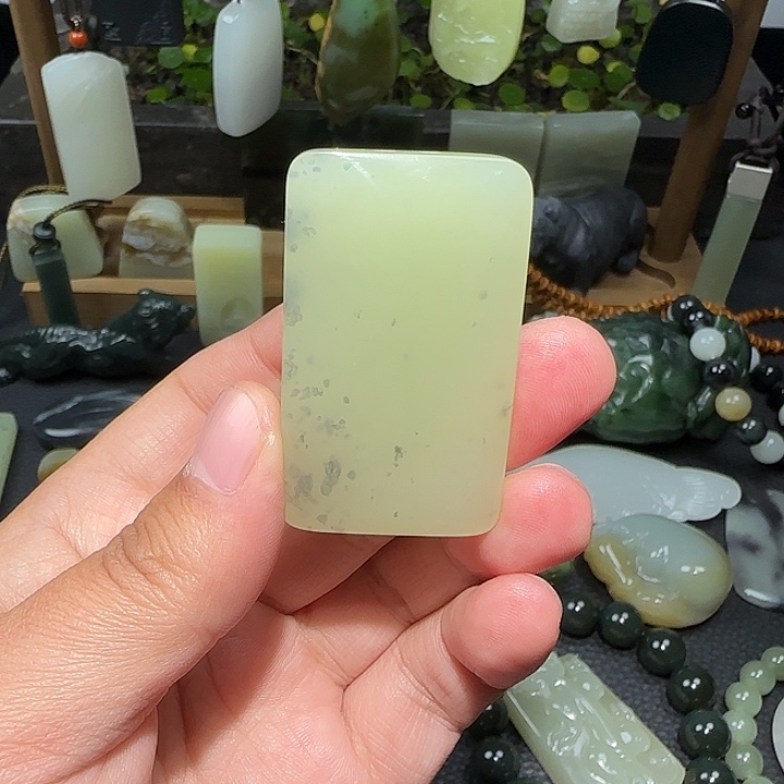 V***S和田玉未镶嵌挂件