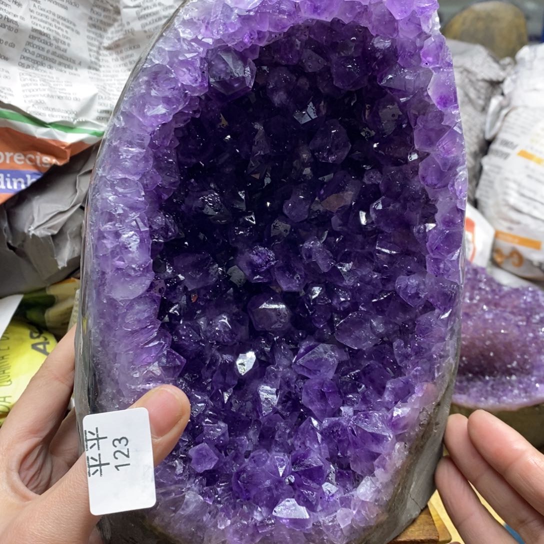 紫晶乌拉圭未镶嵌