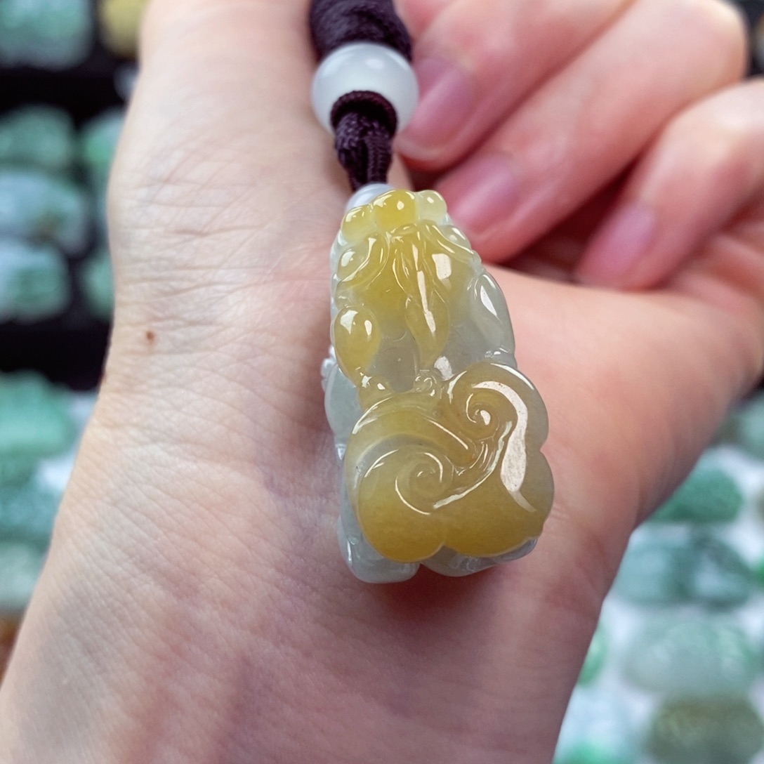 翡翠颈饰未镶嵌天然