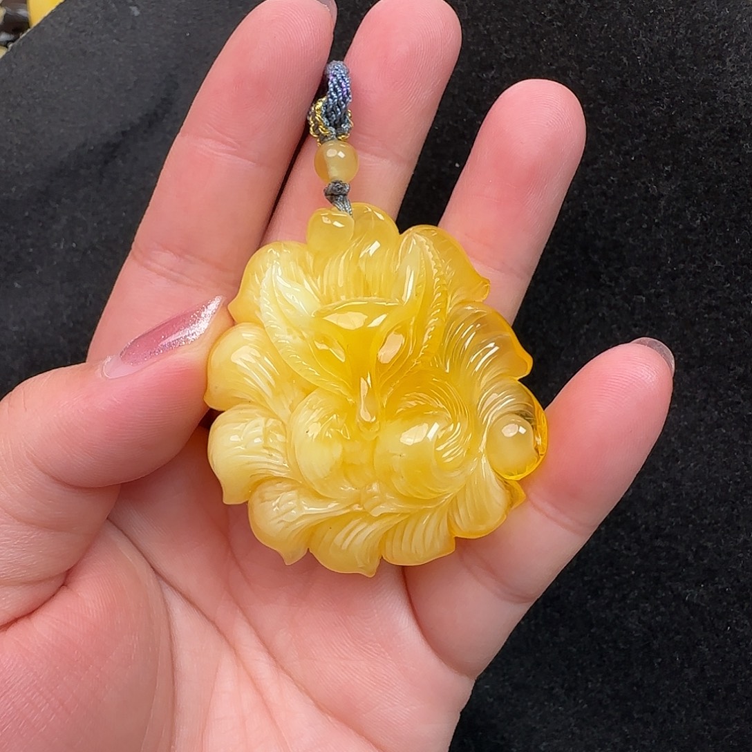 蜜蜡未镶嵌珠宝奇石