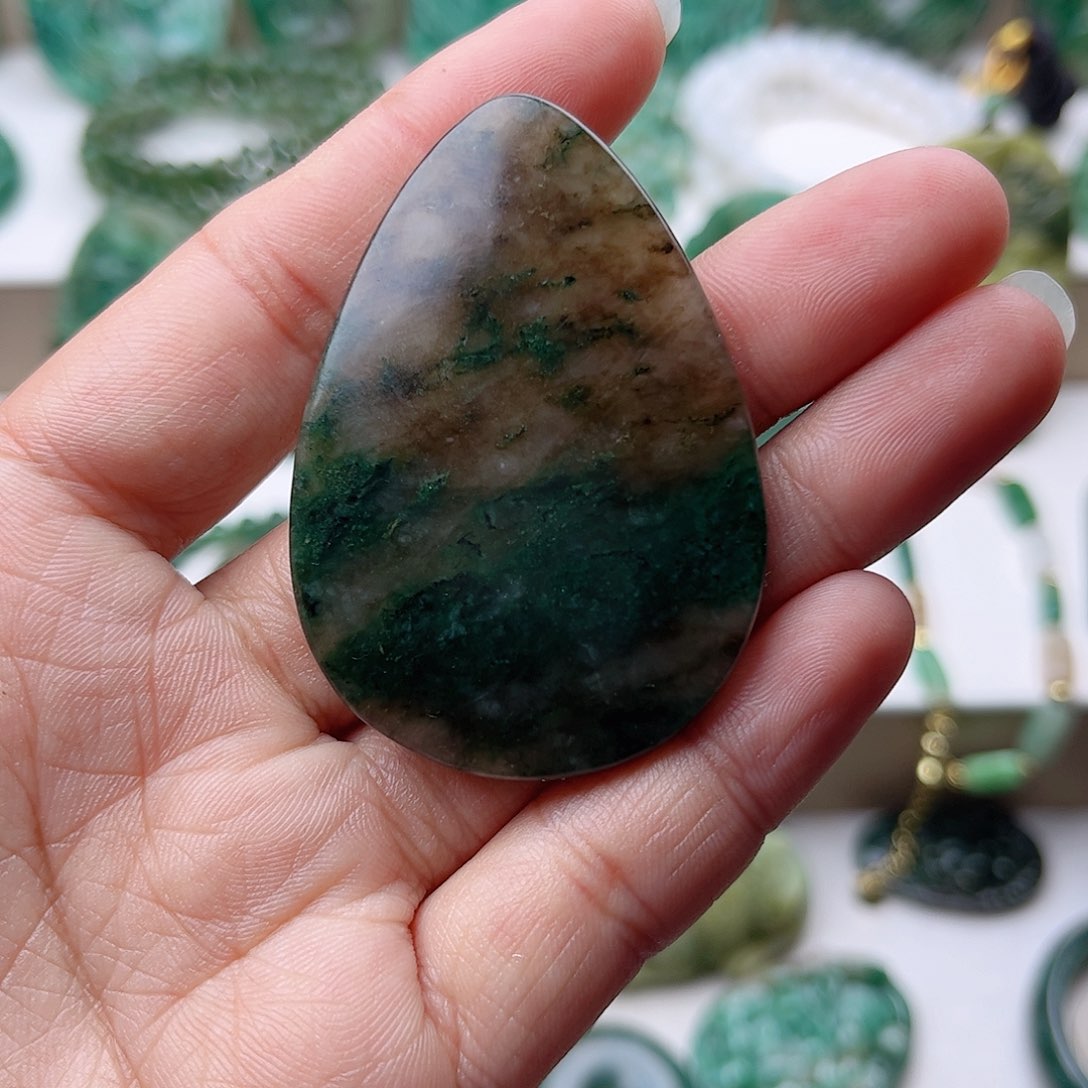 独山玉挂件未镶嵌