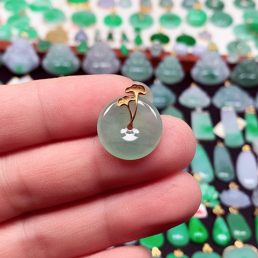 翡翠18K金镶嵌颈饰