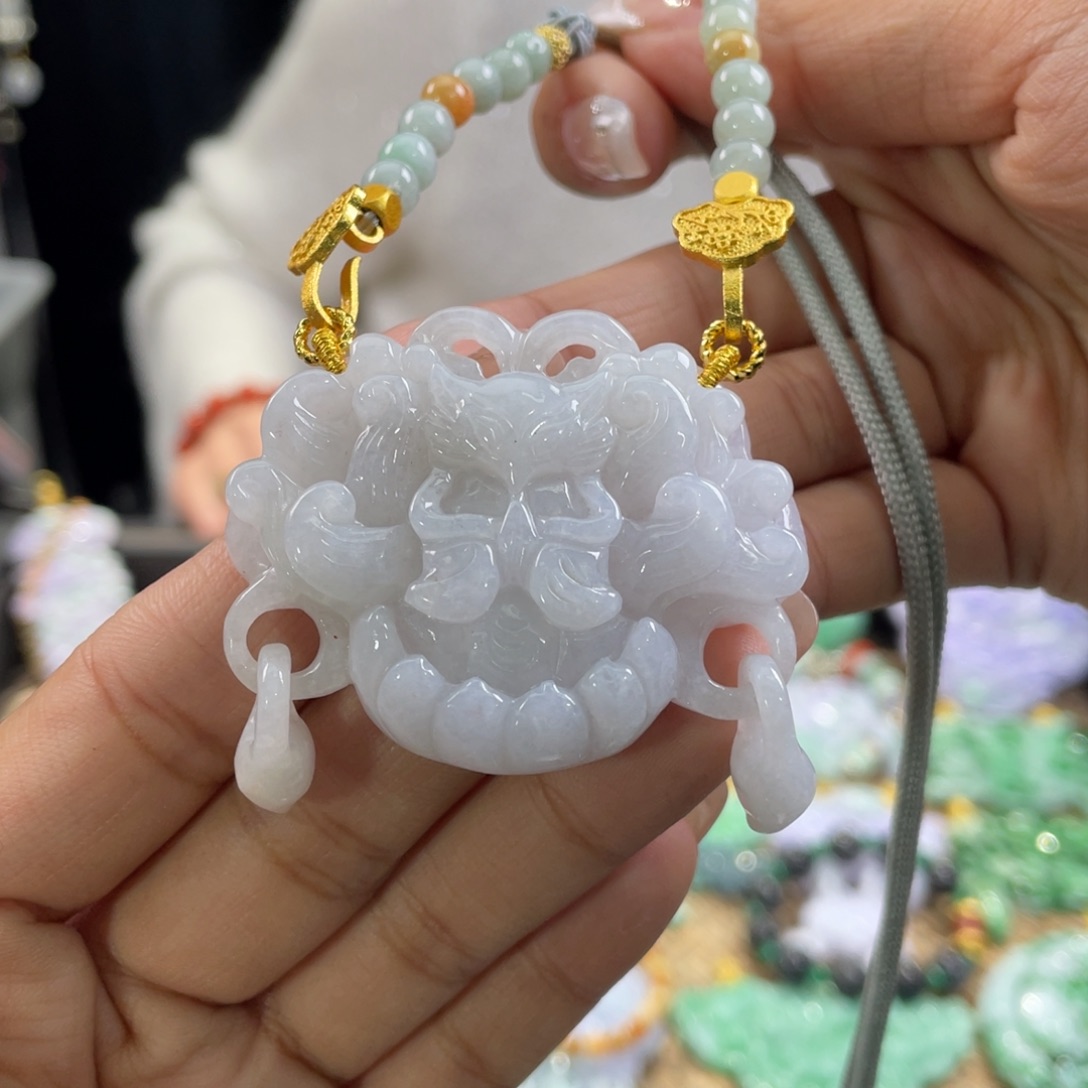 翡翠颈饰未镶嵌代编织