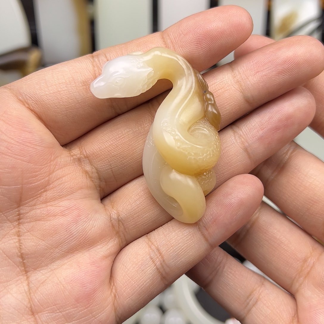 和田玉颈饰未镶嵌