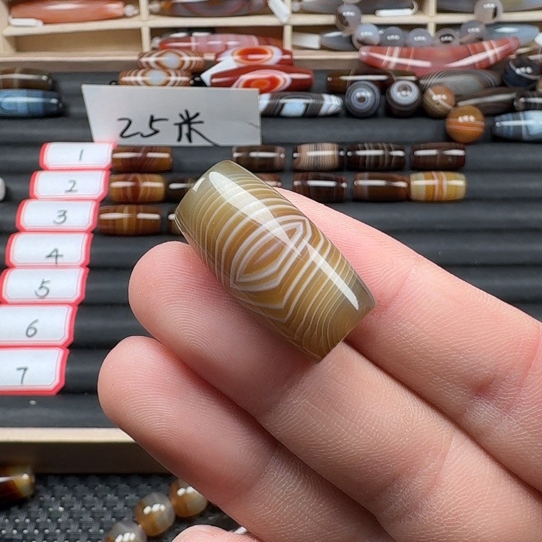 抖***抖玛瑙/玉髓未镶嵌颈饰