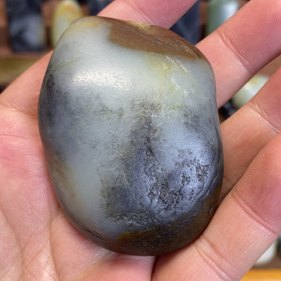 和田玉未镶嵌把件新疆和田玉青花三色原石手把件