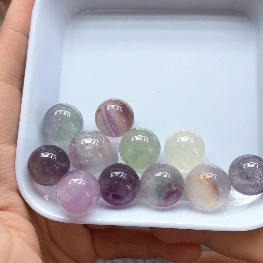 水晶未镶嵌珠宝半成品82莹石单株