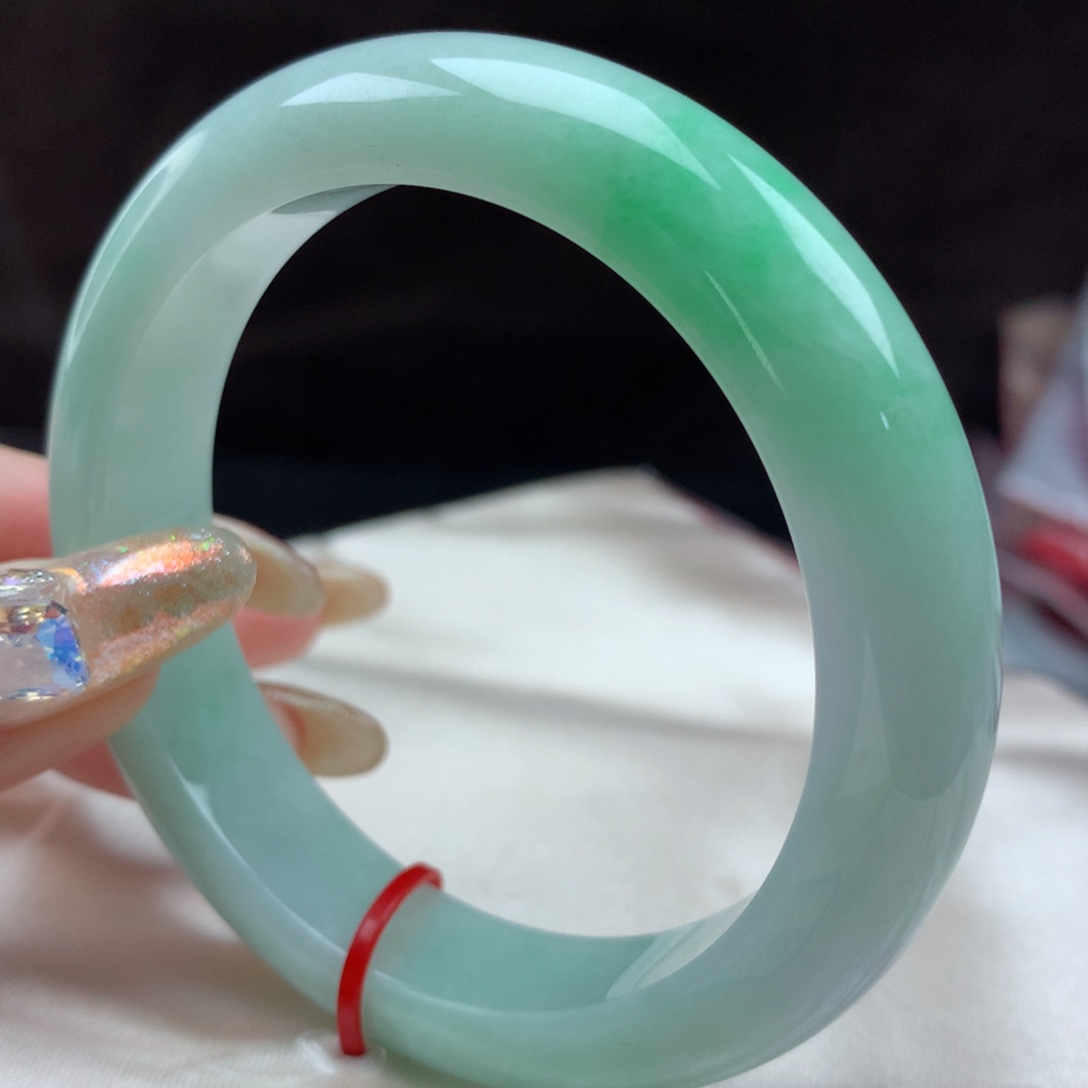 翡翠手镯未镶嵌96605，