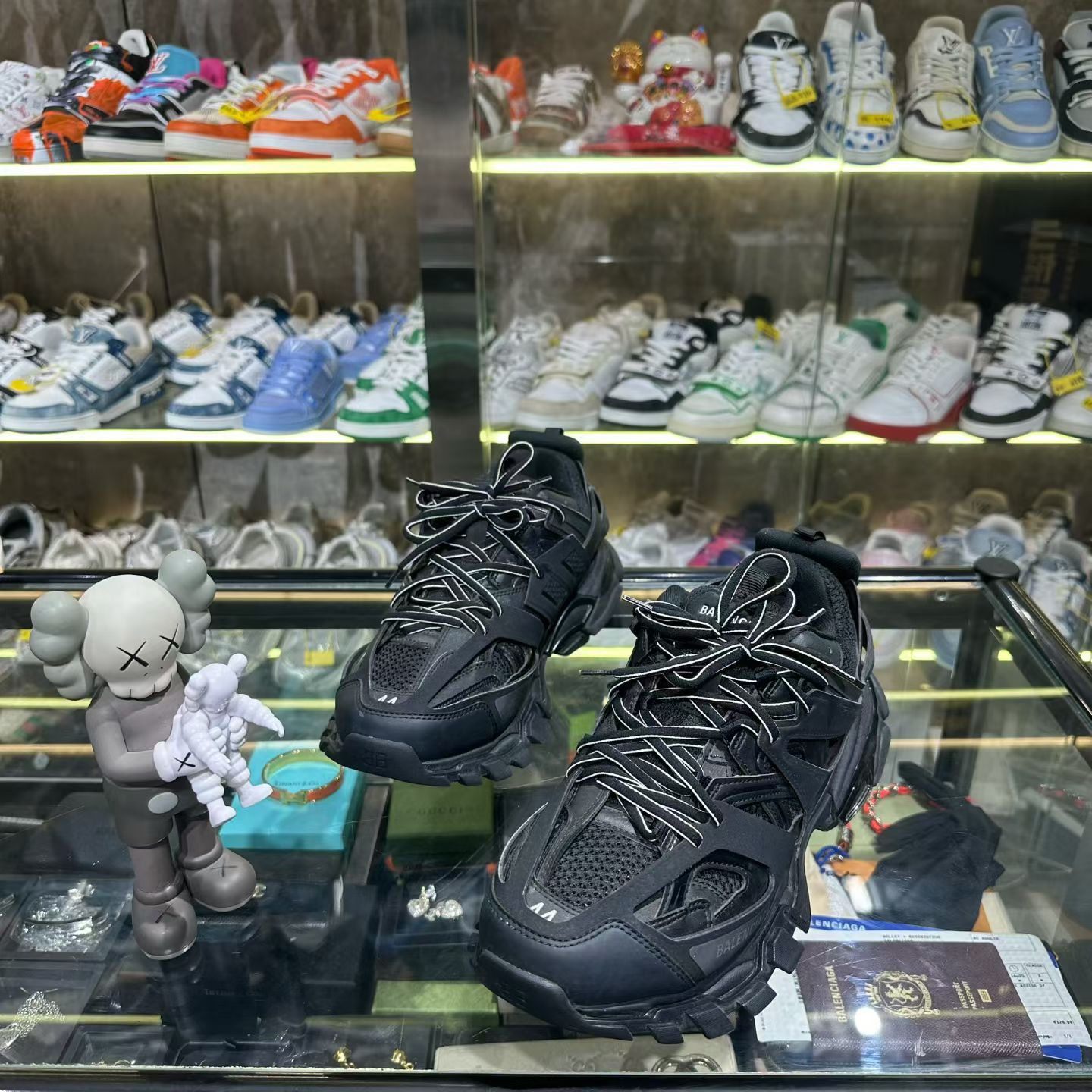 99新 Balenciaga/巴黎世家 44码/时尚/track黑武士配色 jm01836