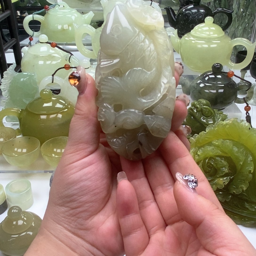 蛇纹石玉壶未镶嵌