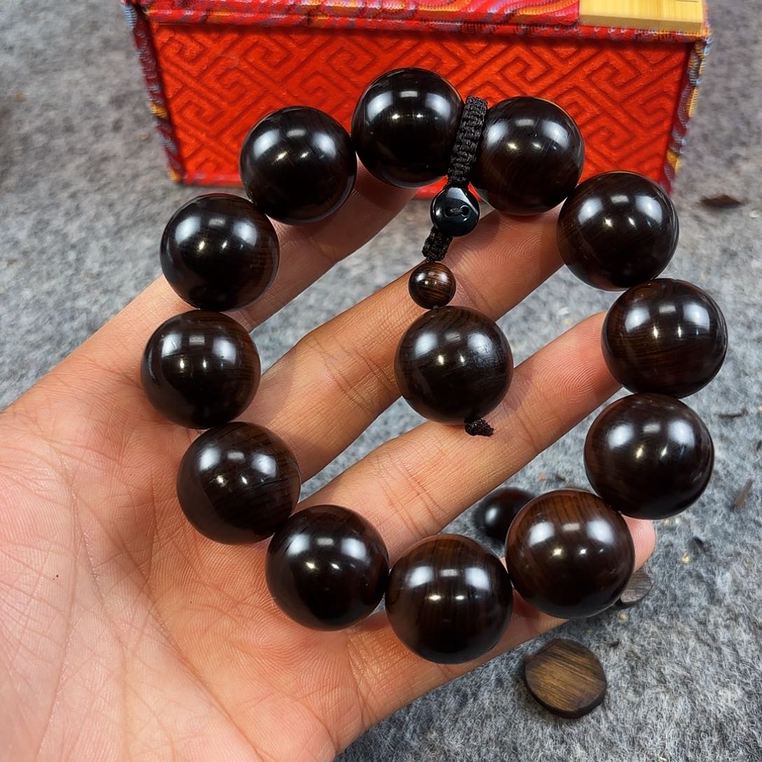 崖柏太行崖柏绿色结油手串五灵脂2.0