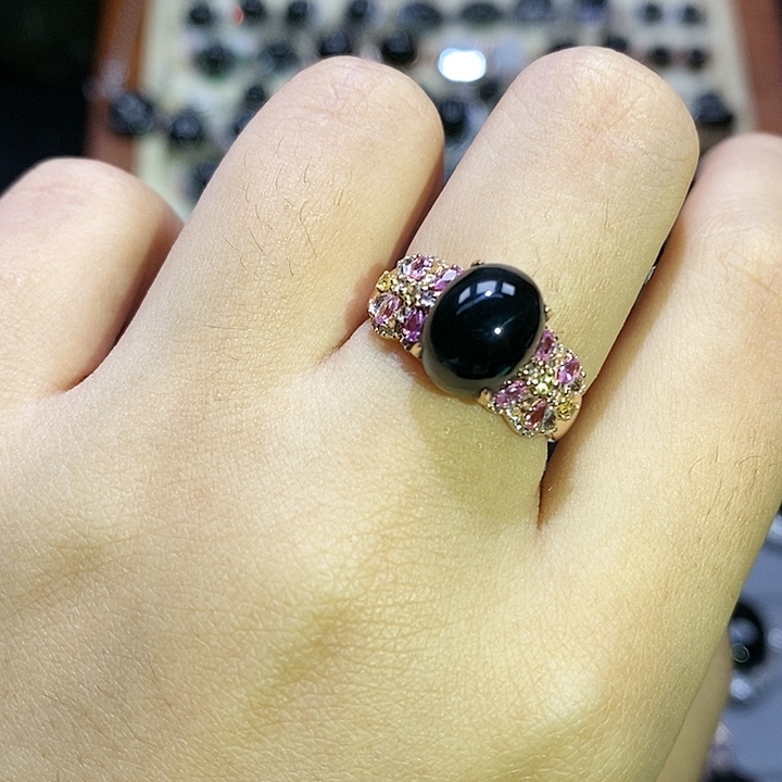 18K金镶嵌戒指翡翠