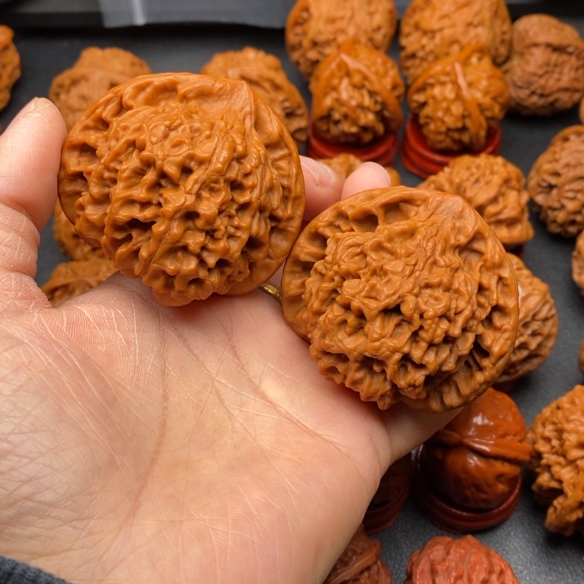 【闪购商品】文玩核桃把件52官帽