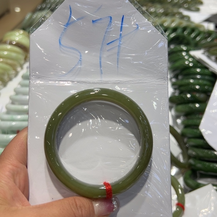 和田玉手镯未镶嵌郑*妹