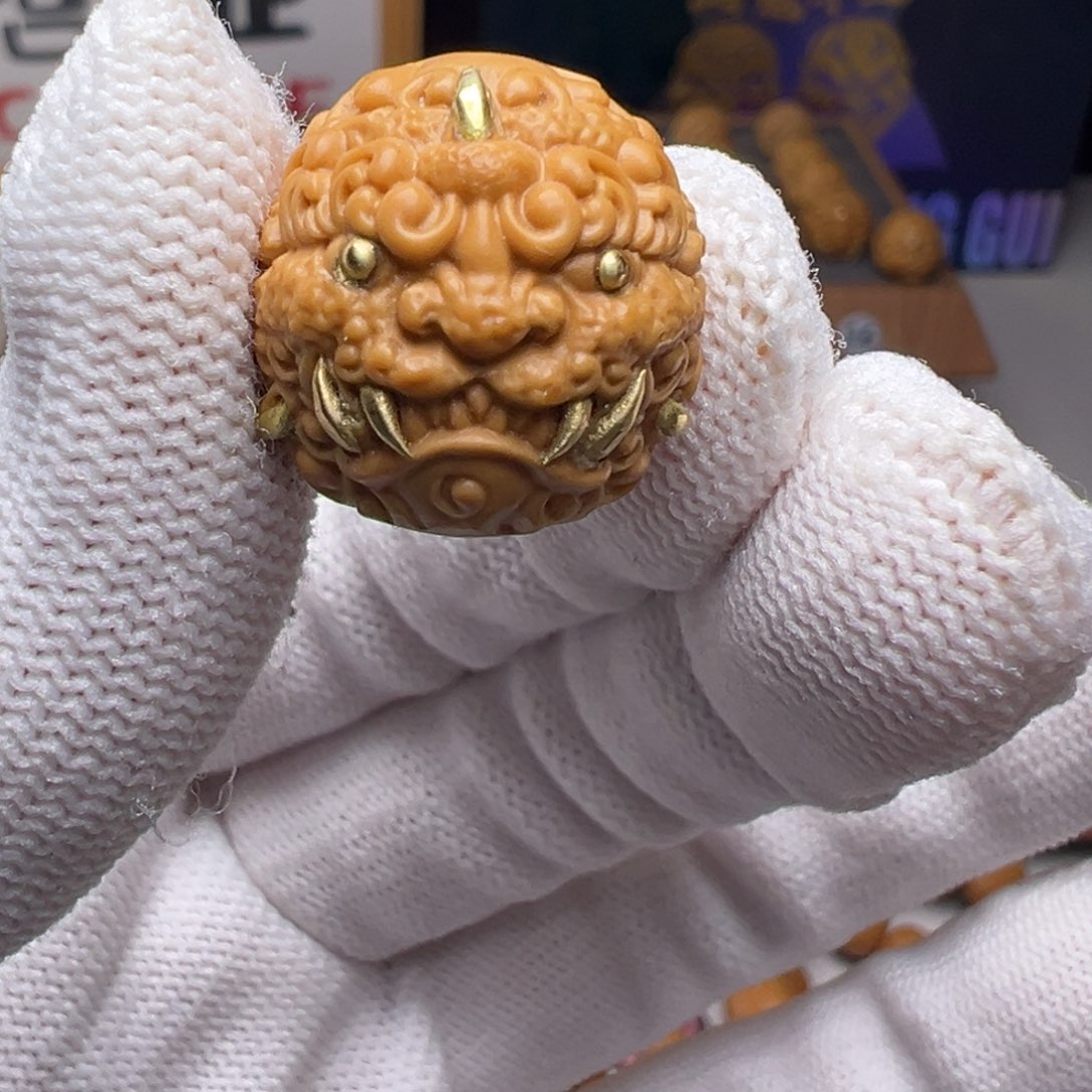 文玩核桃把件镶嵌款唐狮18左右尺寸全品有正常封口线