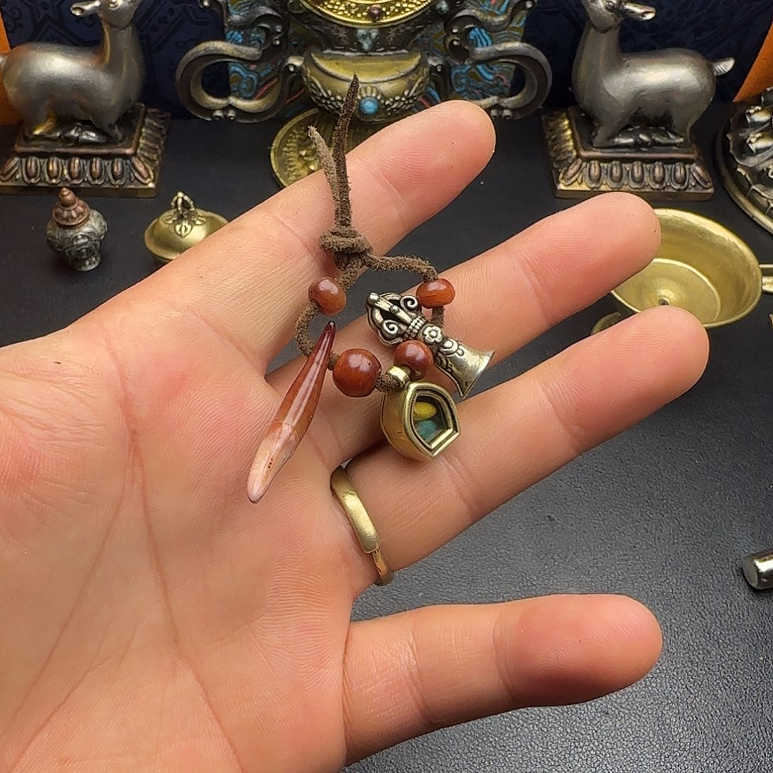 瞅***…泥塑fhgfkvcjvjbhhi