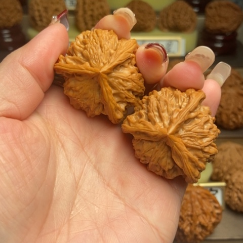 吊坠文玩核桃三棱