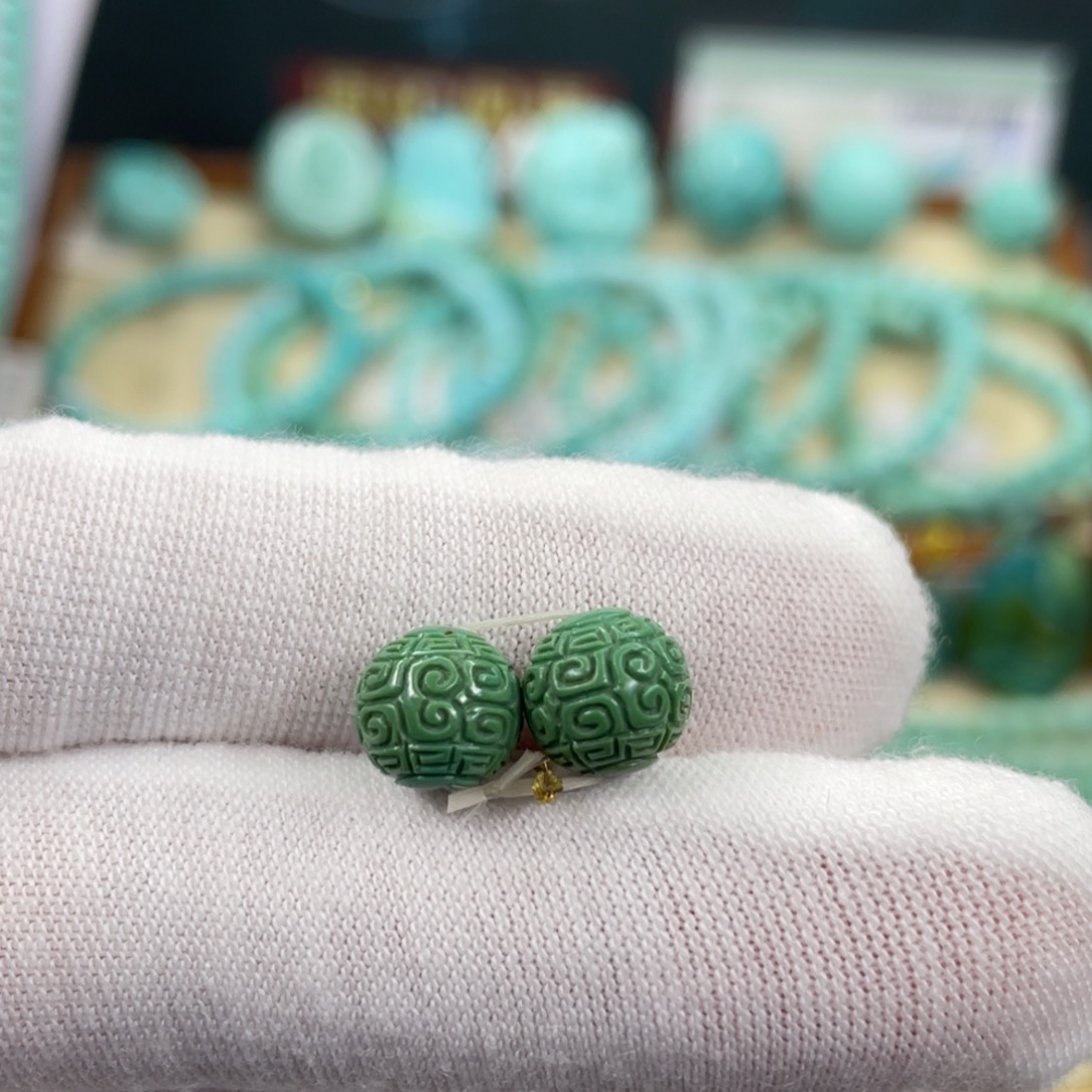 绿松石未镶嵌挂件